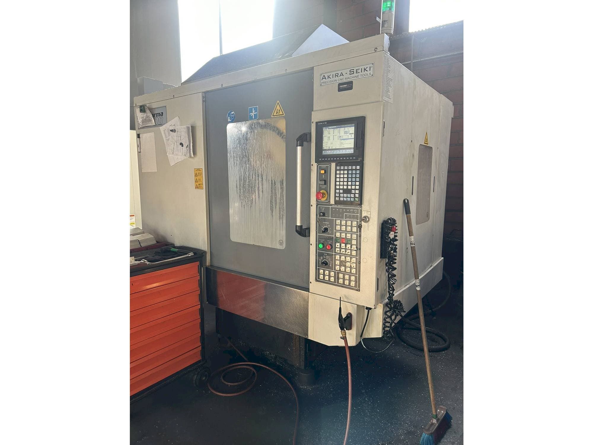 Front view of Akira Seiki PC700  machine