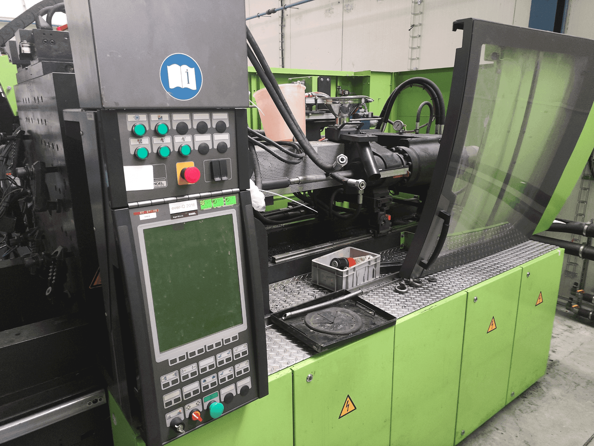 Front view of Engel Victory 750H/330V/220 combi  machine