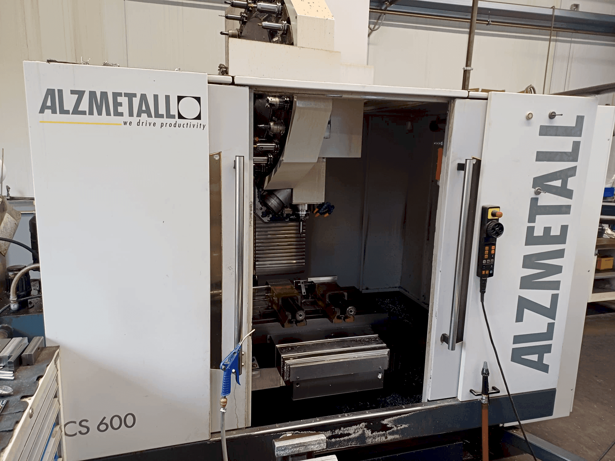 Front view of Alzmetall CS 600/3  machine