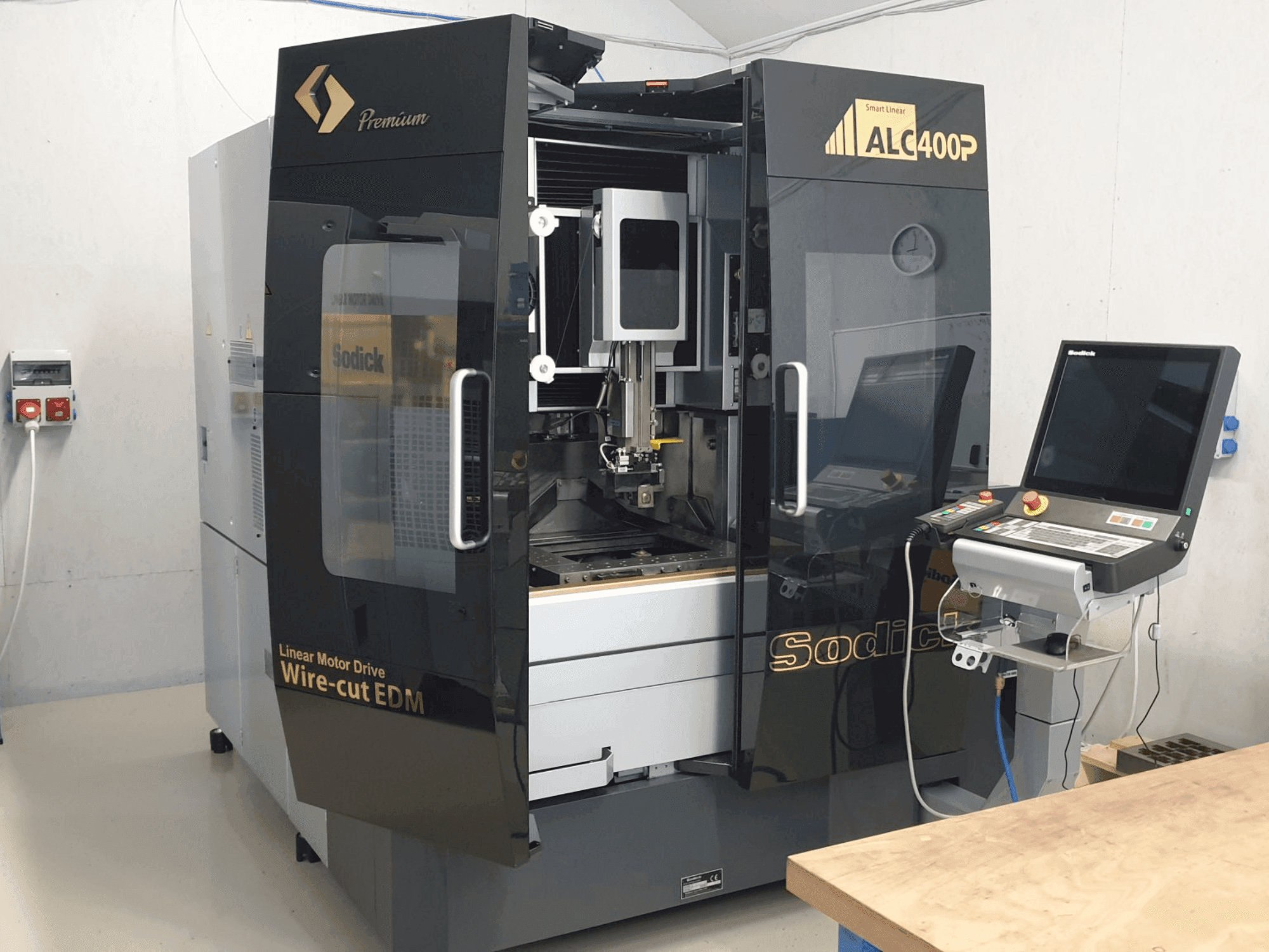 Front view of Sodick SODICK ALC400P  machine