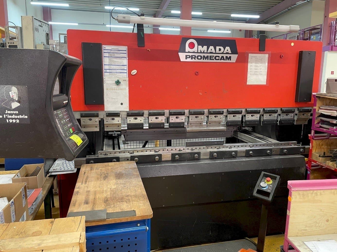 Front view of AMADA APX 80-25  machine