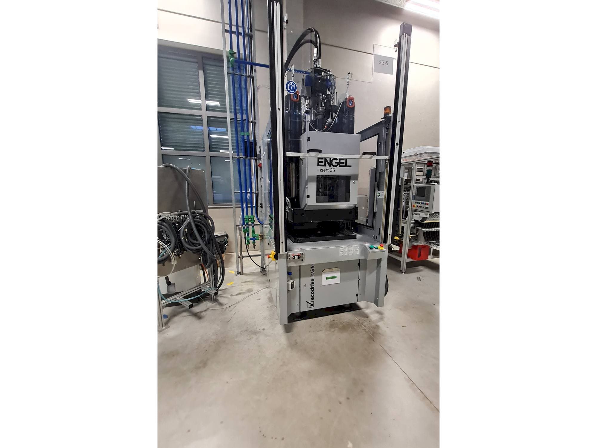 Front view of Engel insert 60V-35 single XS ecodrive  machine