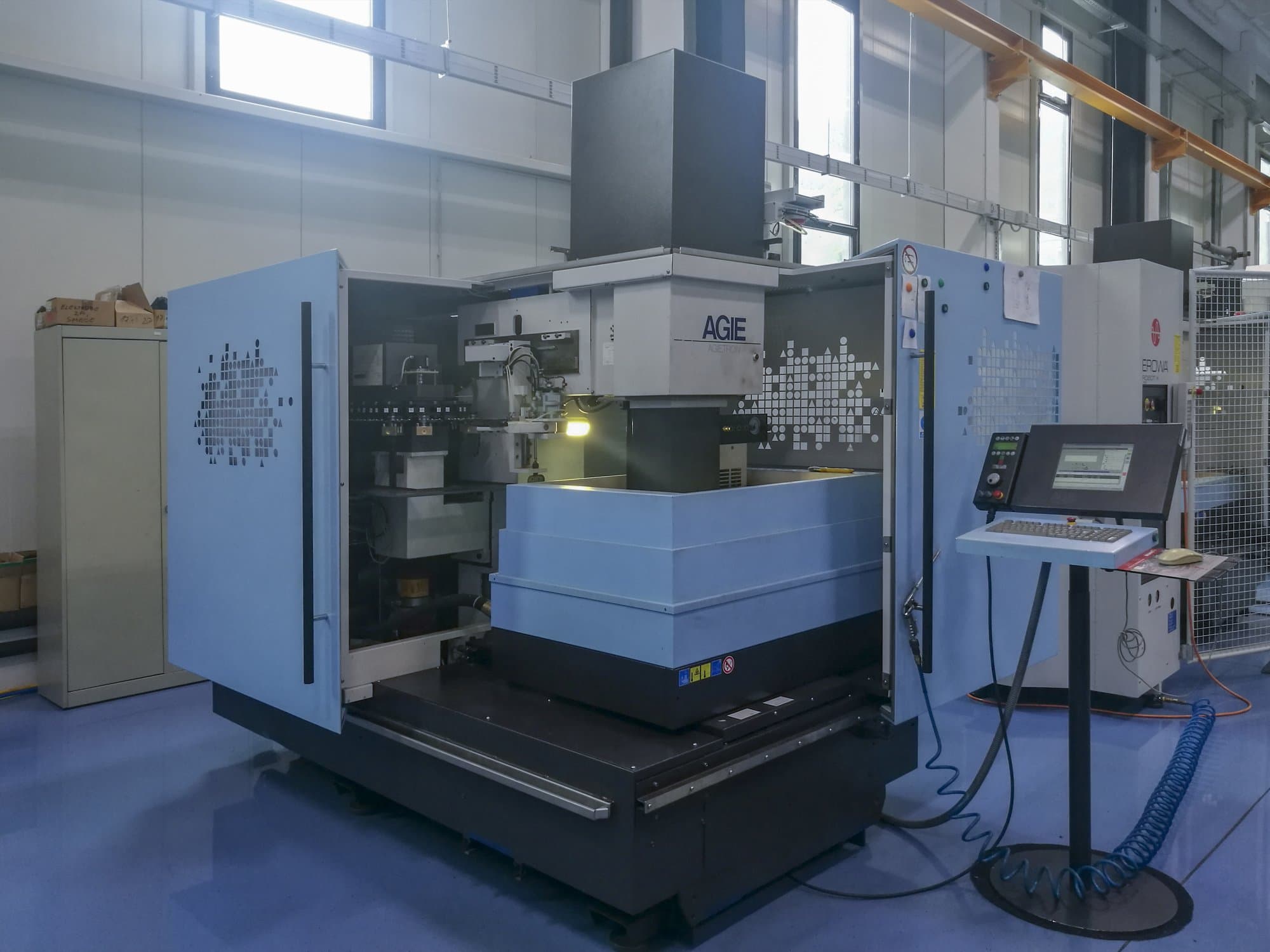 Front view of AGIE AGIETRON INNOVATION 2 machine