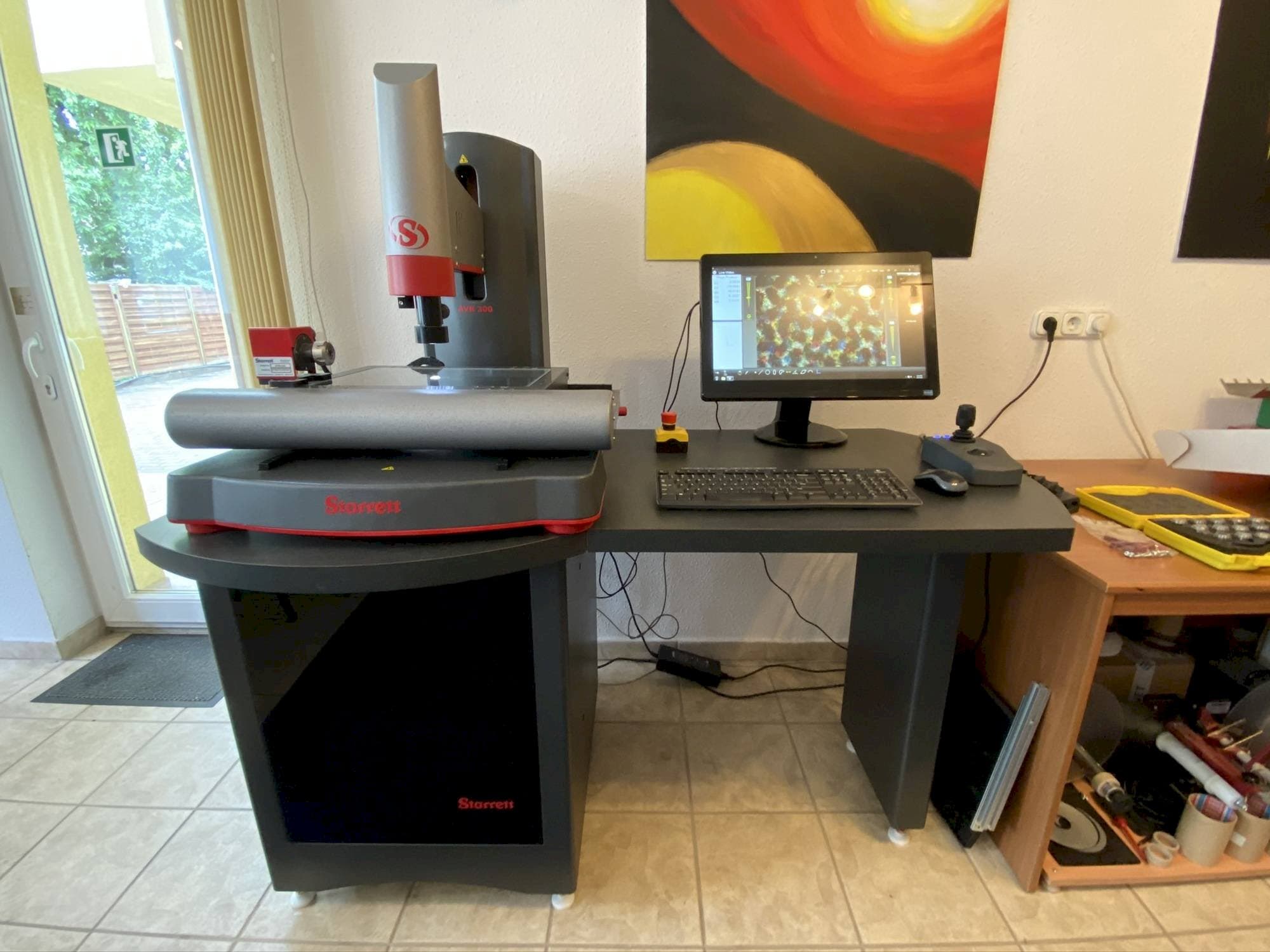 Front view of Starrett AVR 300  machine