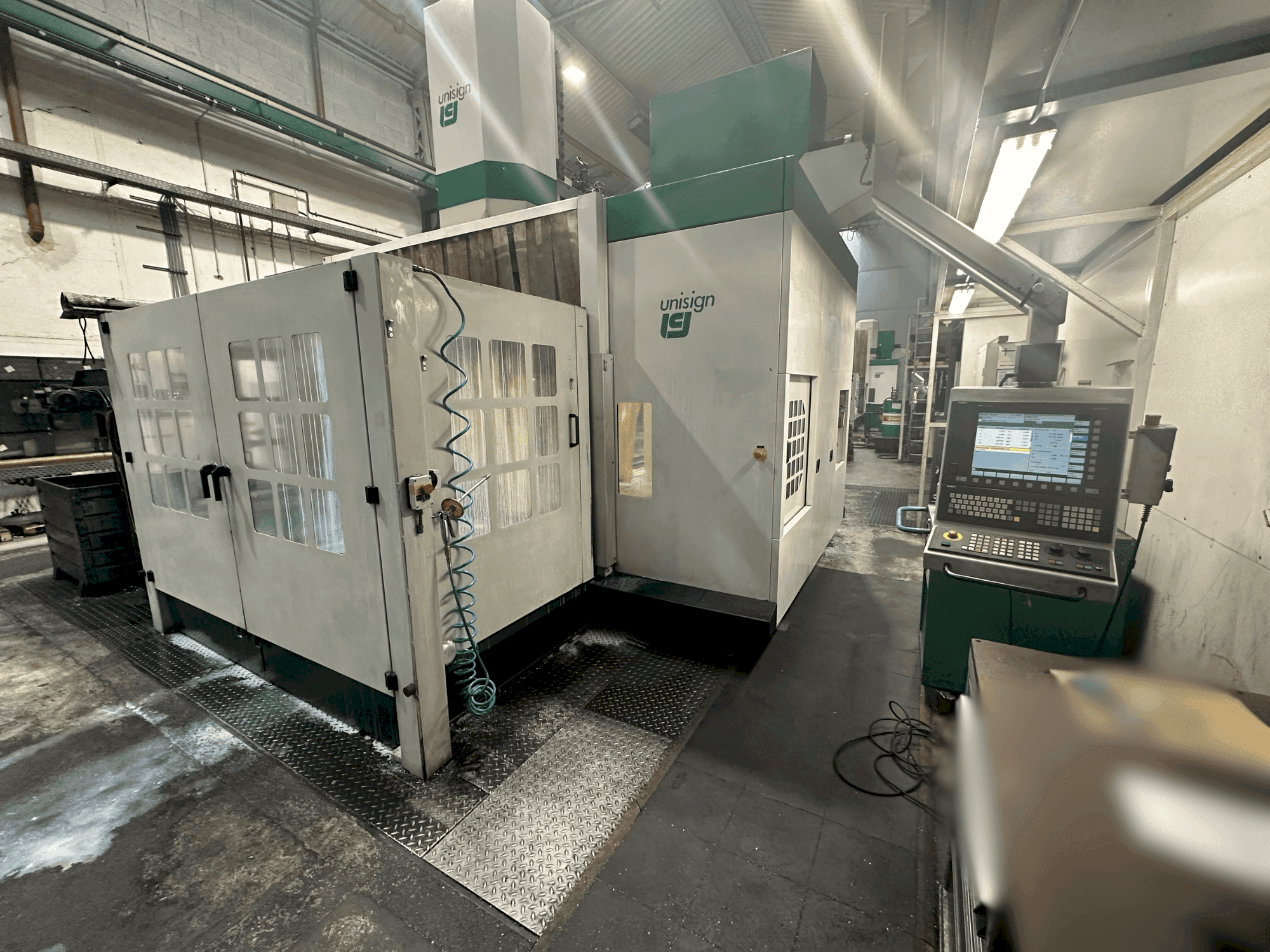 Front view of Unisign UNIPORT 6000  machine