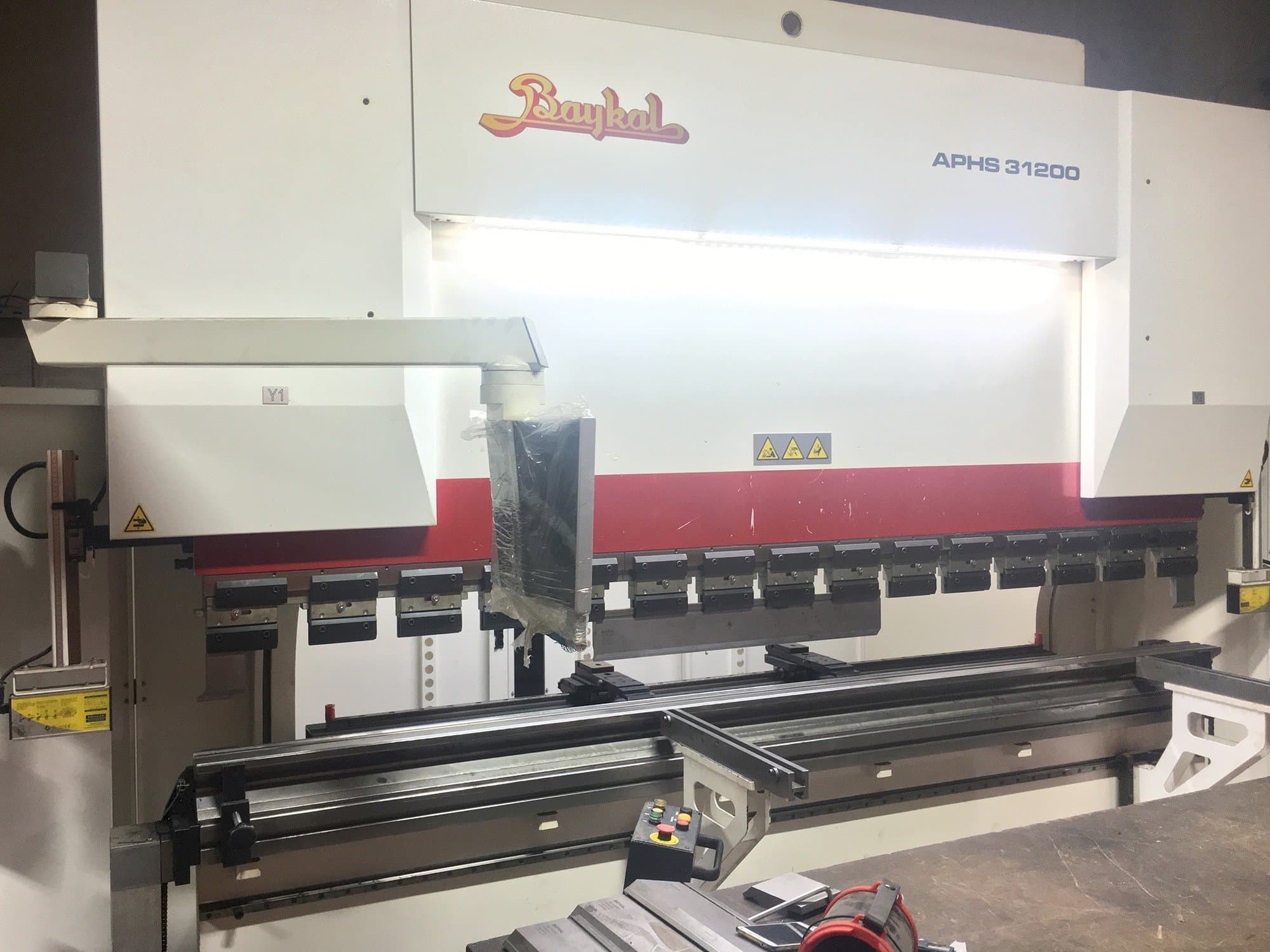 Front view of Baykal APHS 31200  machine