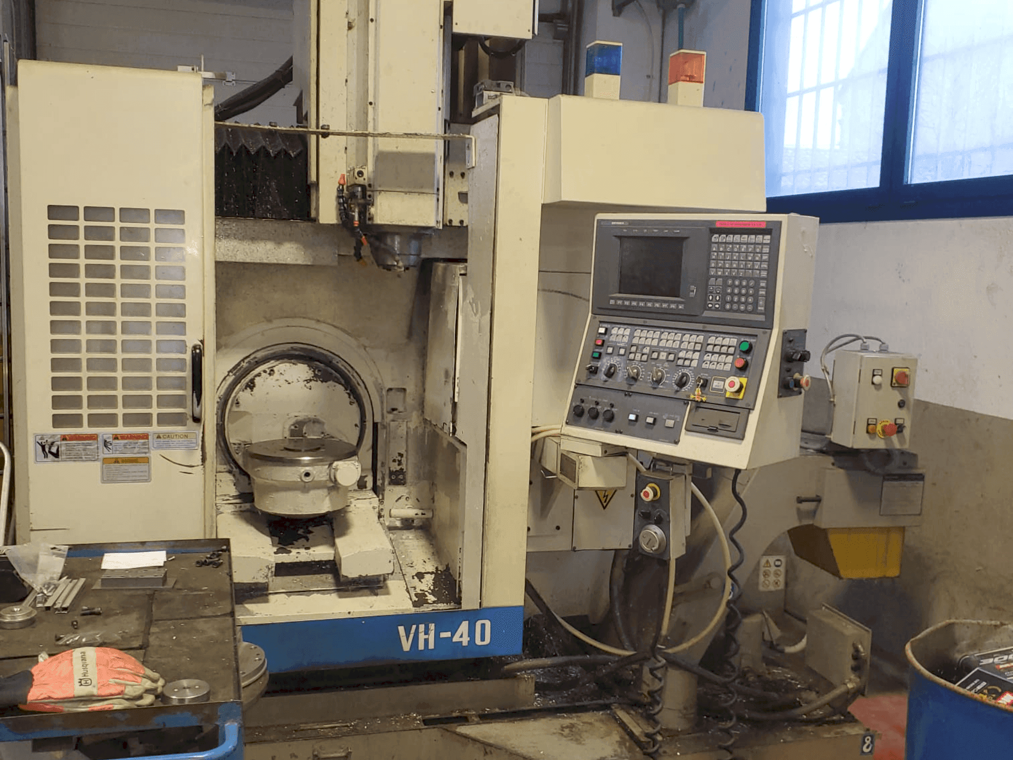 Front view of Okuma VH-40  machine