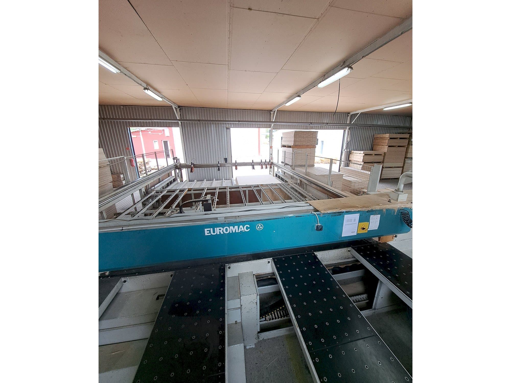 Front view of Euromac LOGICA PINZE TAVOLA 4500  machine