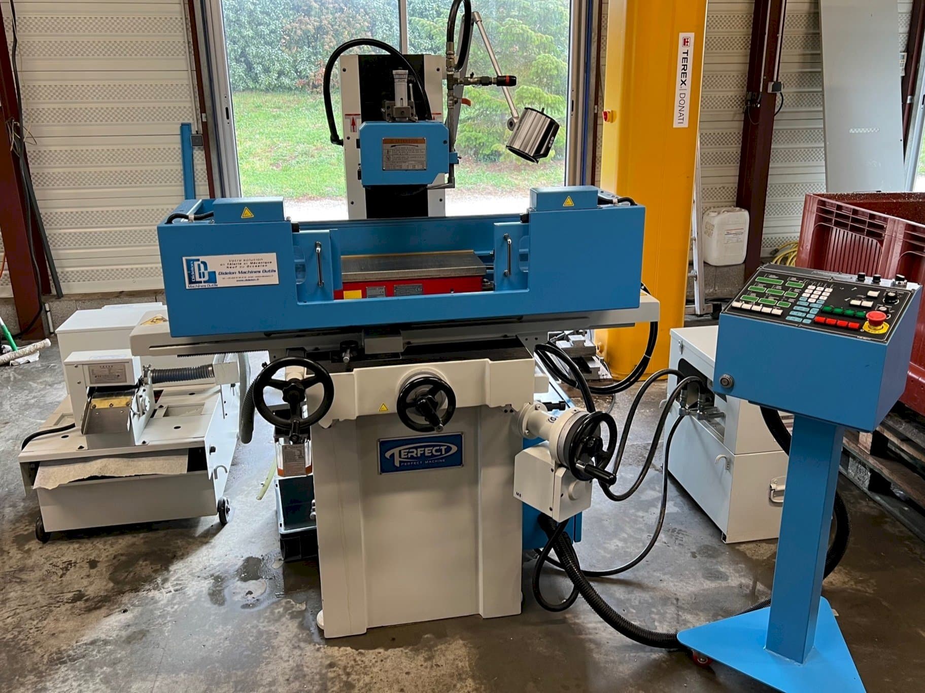 Front view of PERFECT PFG-2045AH  machine