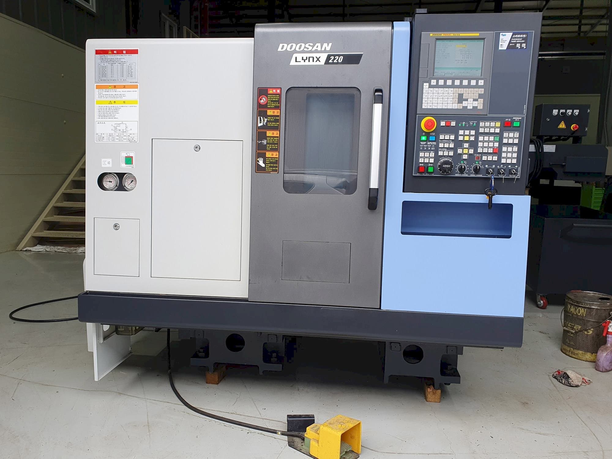 Front view of Doosan LYNX220C  machine