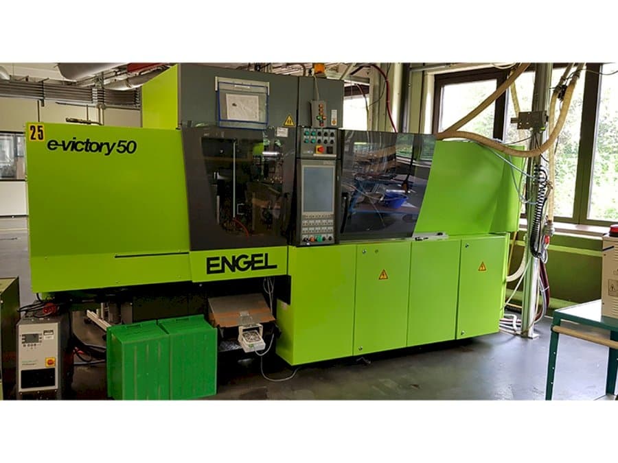 Front view of ENGEL e-Victory 200/50  machine