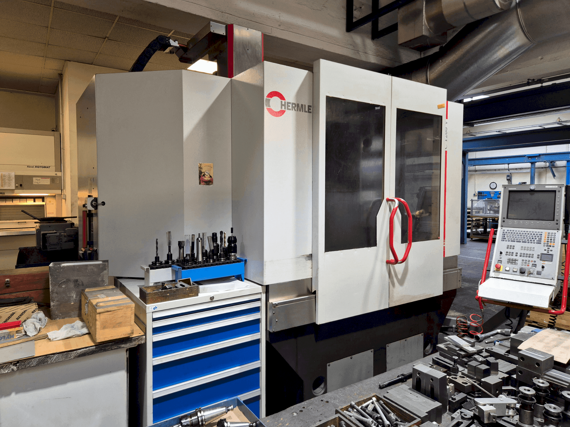 Front view of HERMLE C 1200 V  machine