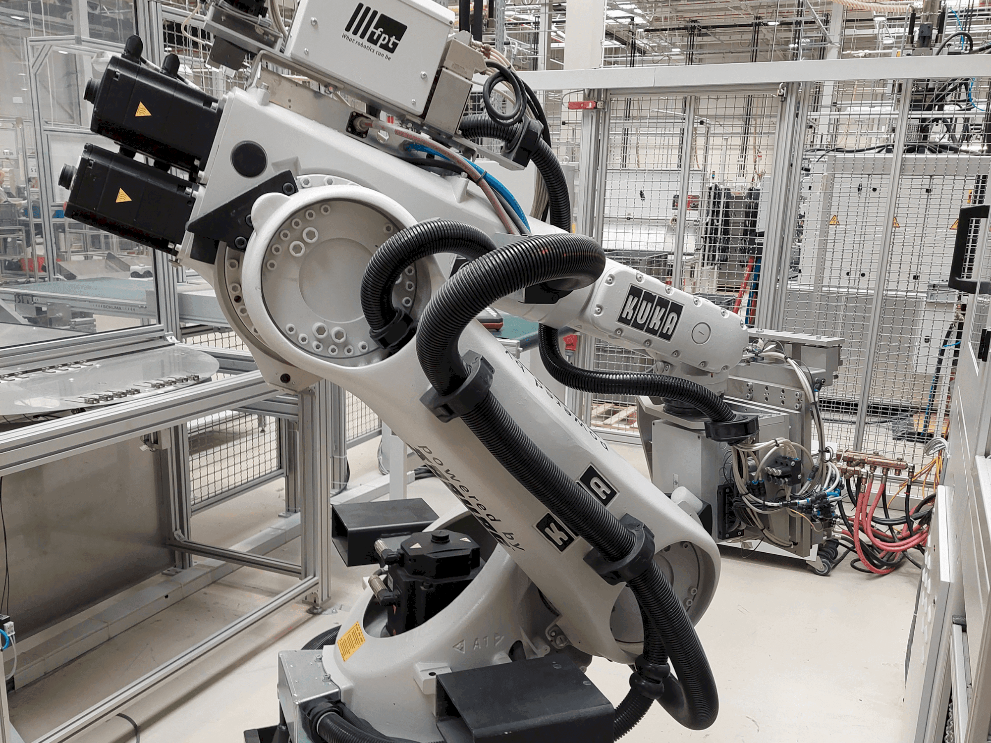 Front view of KUKA KR 30-3  machine