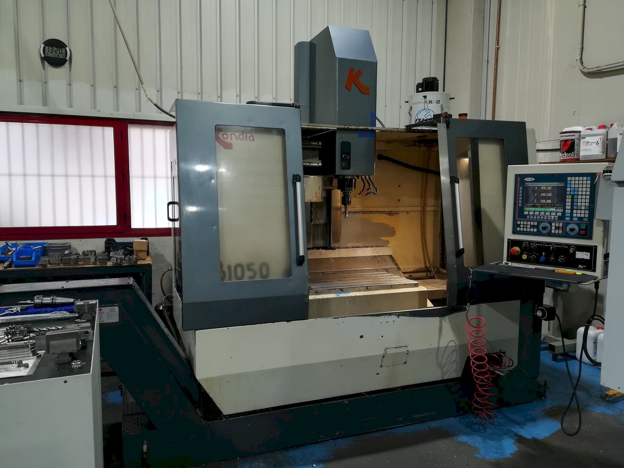 Front view of KONDIA B1050  machine