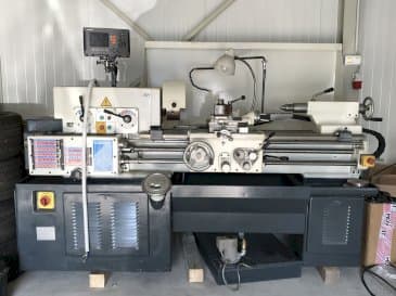 Front view of TOS JSV-18RA Machine