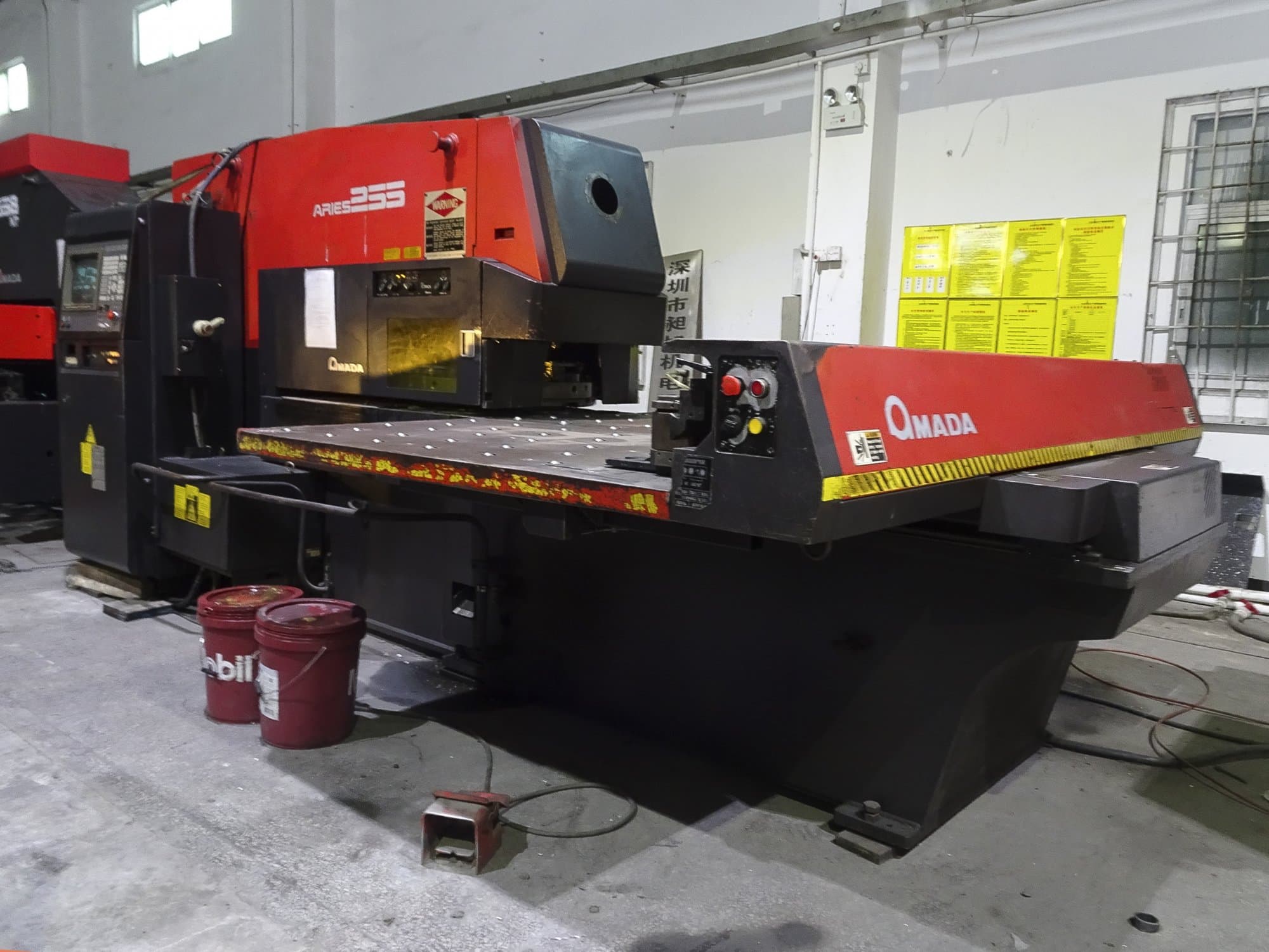Right view 1 of AMADA ARIES 255 machine