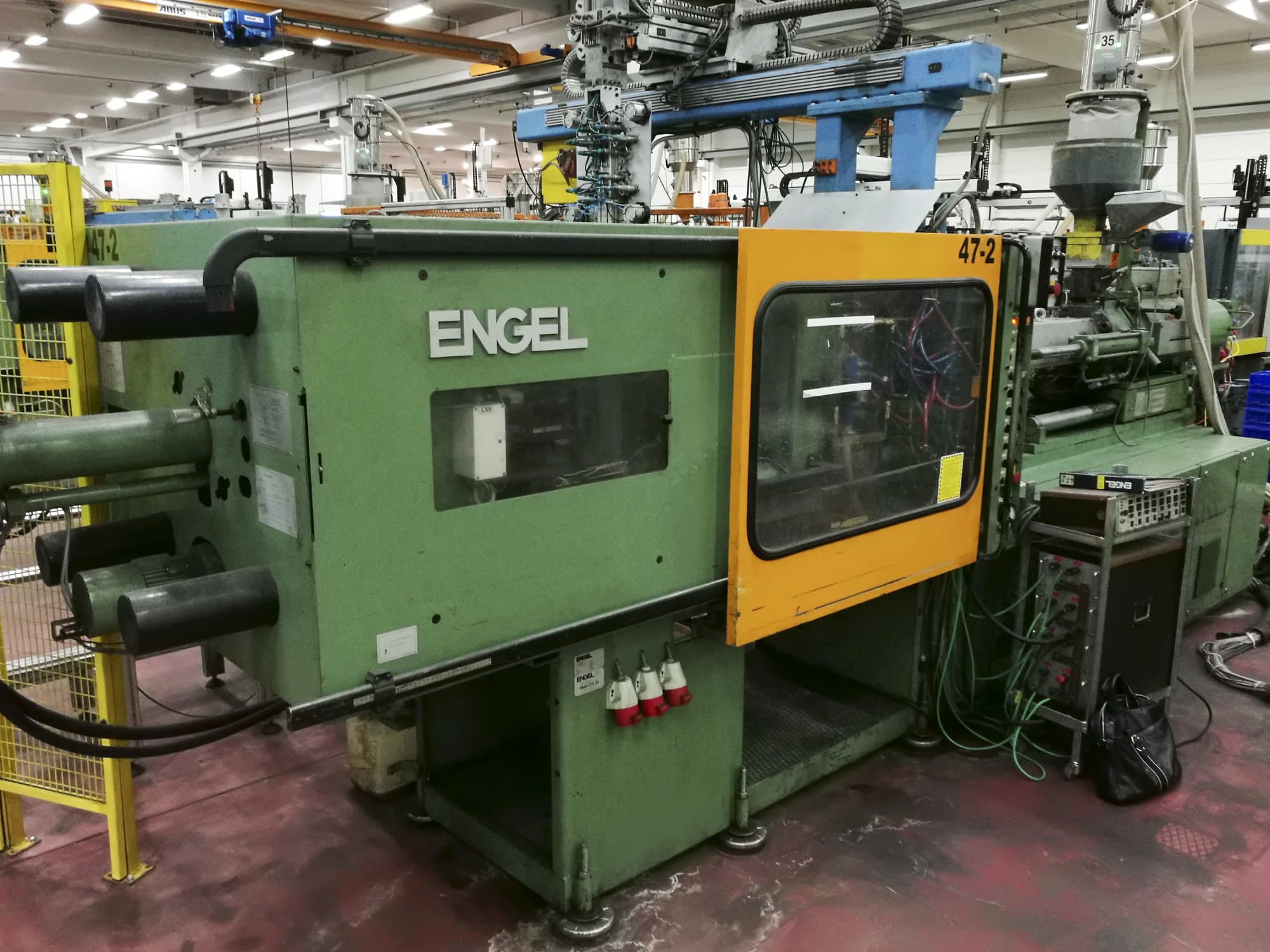 Left view of ENGEL ES 1300/200 Machine