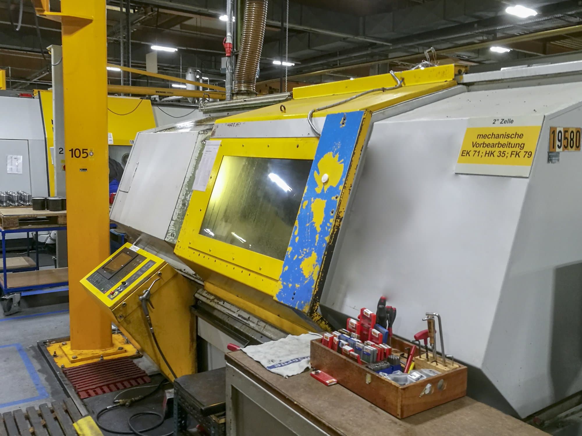 Right view of OERLIKON BOEHRINGER VDF 250 C-F machine