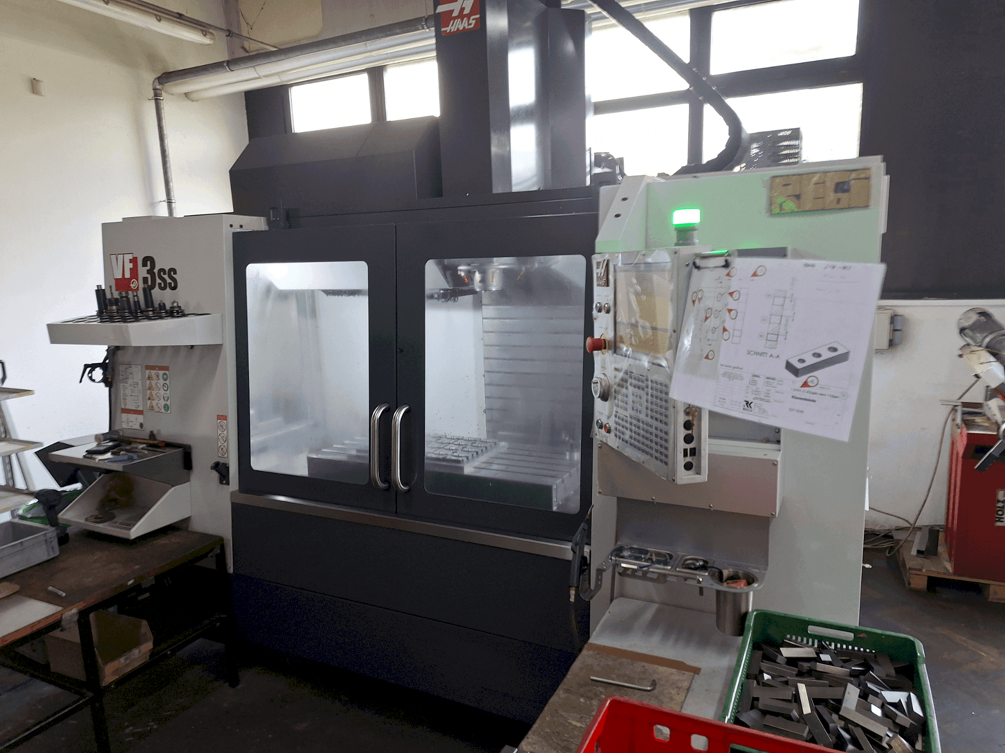 Front view of HAAS VF-3SS machine