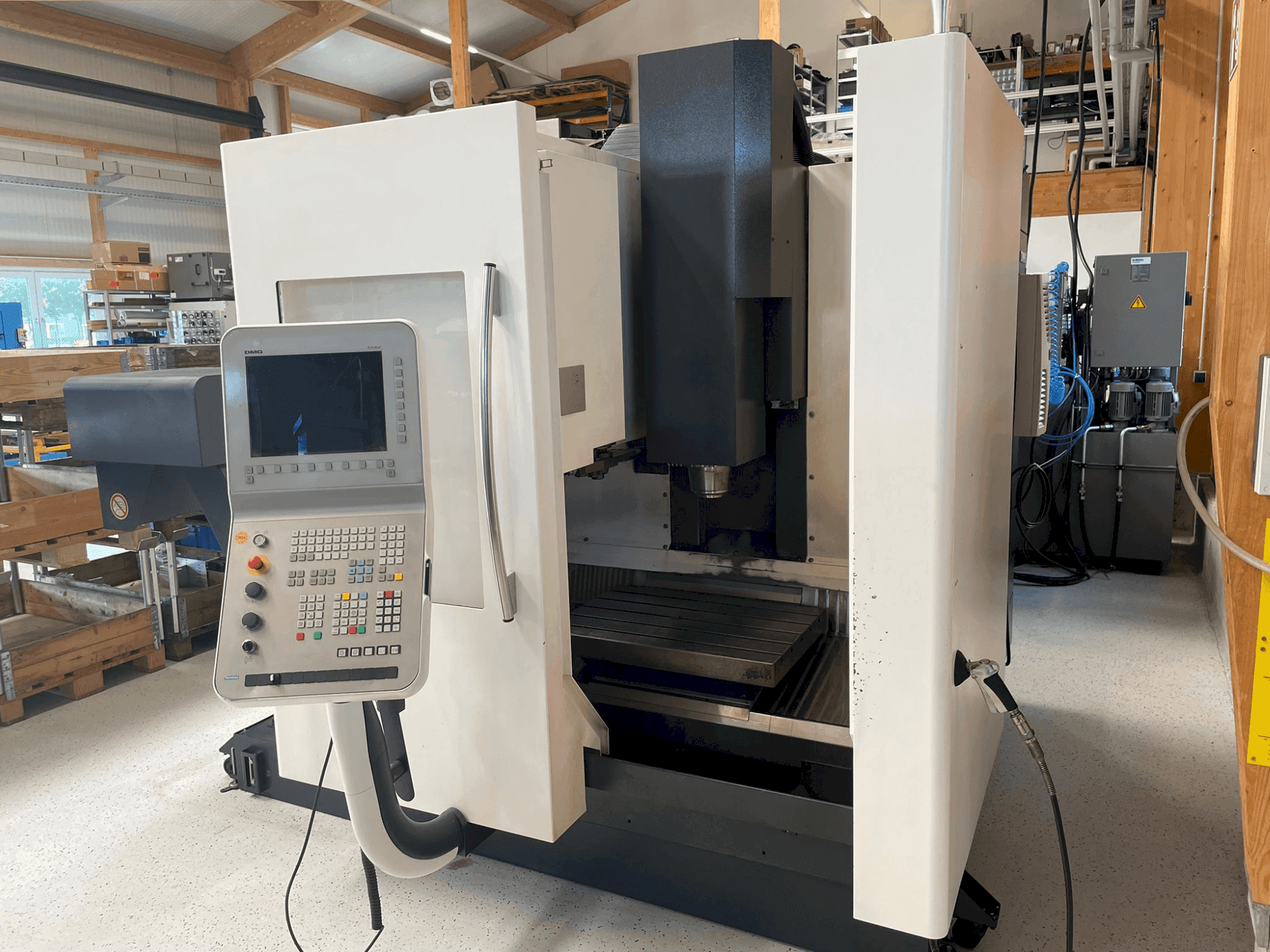 Front view of DMG DMC 635 V eco machine