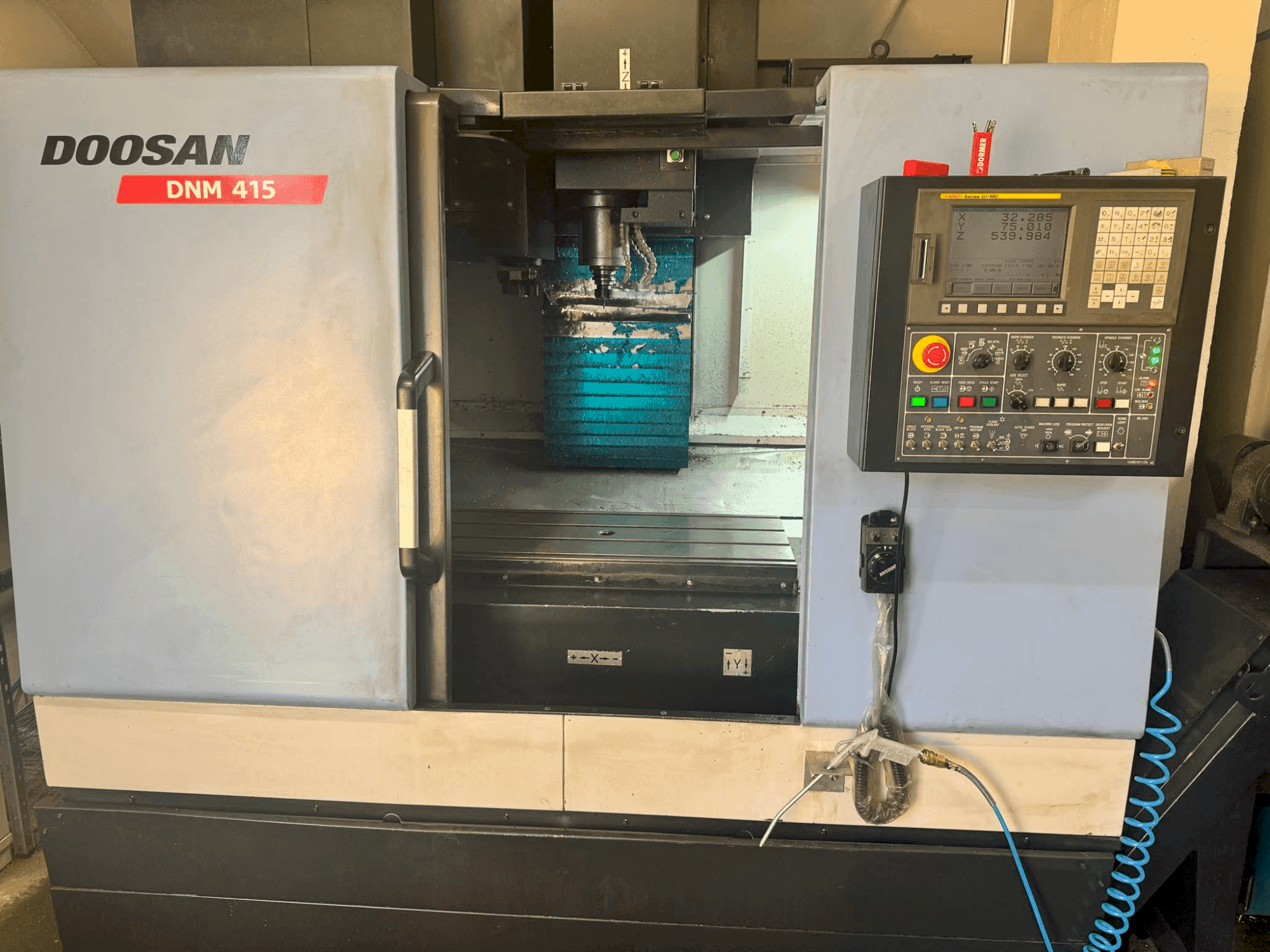 Front view of DOOSAN DNM 415 machine