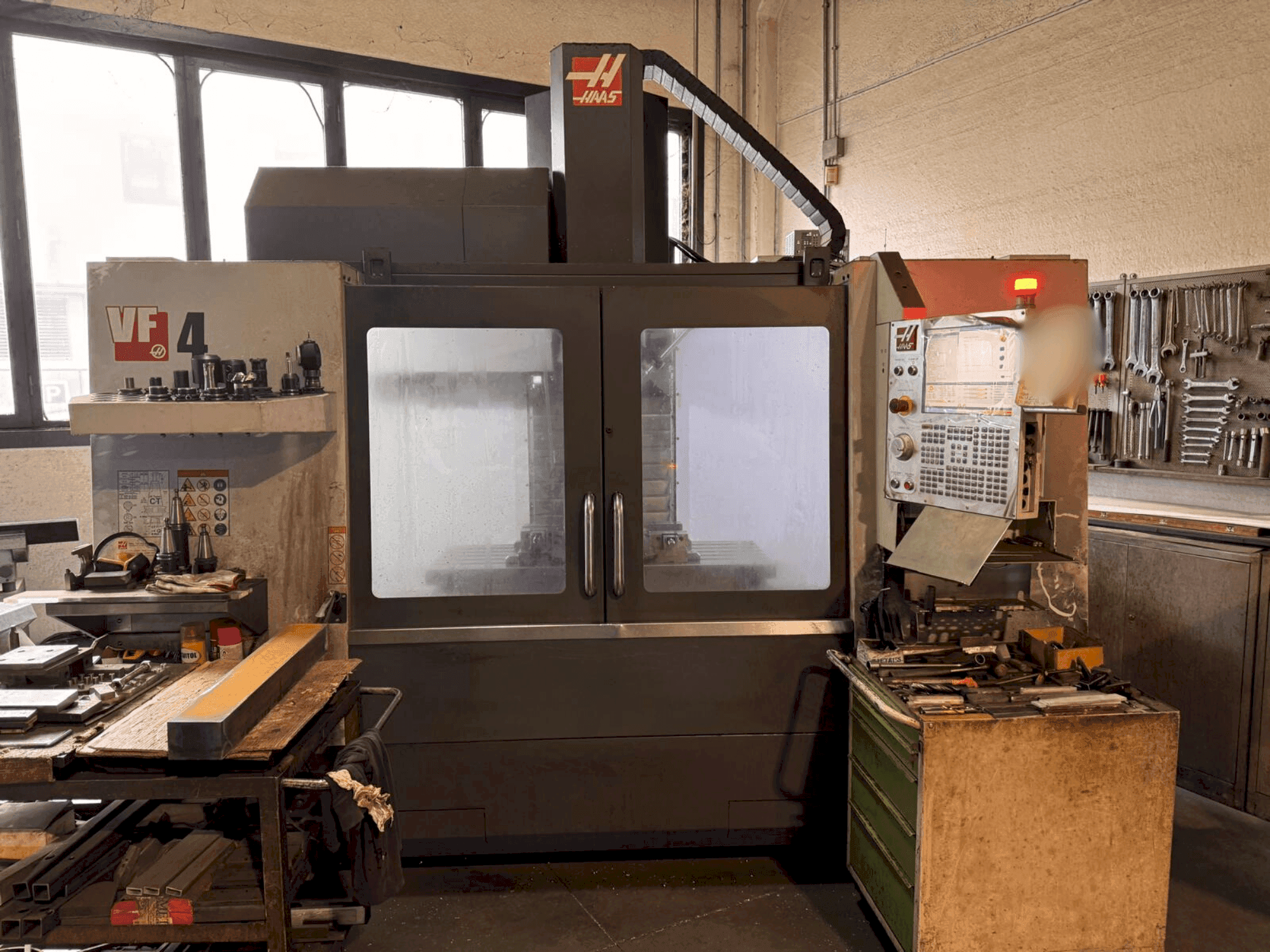 Front view of HAAS VF4 machine