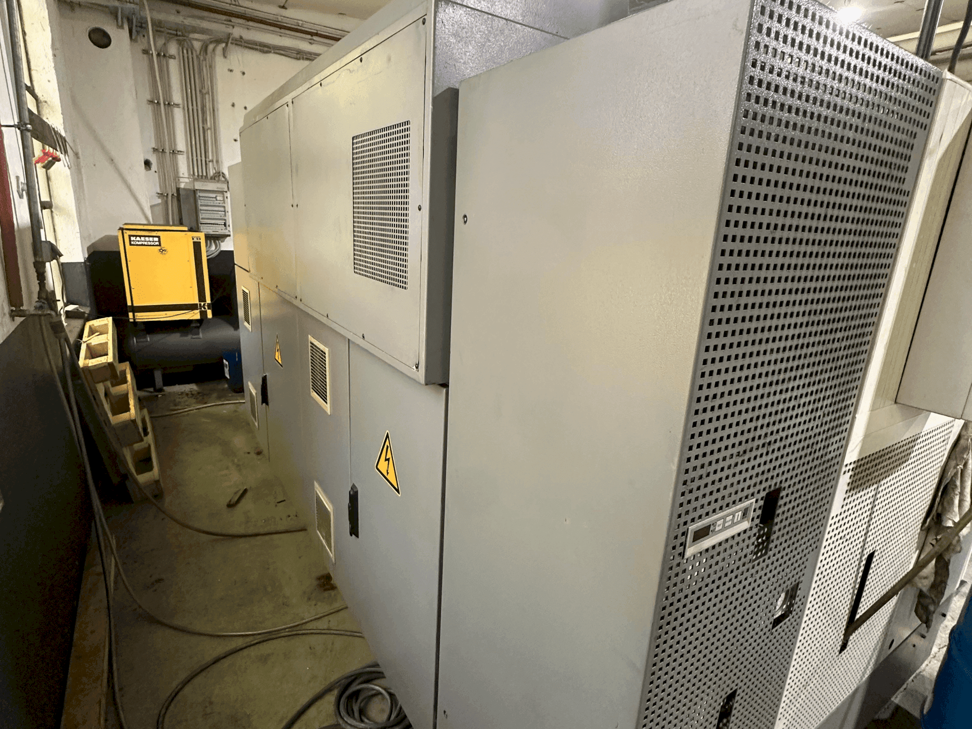 Back view of DMG CTX 420 Linear V6 machine