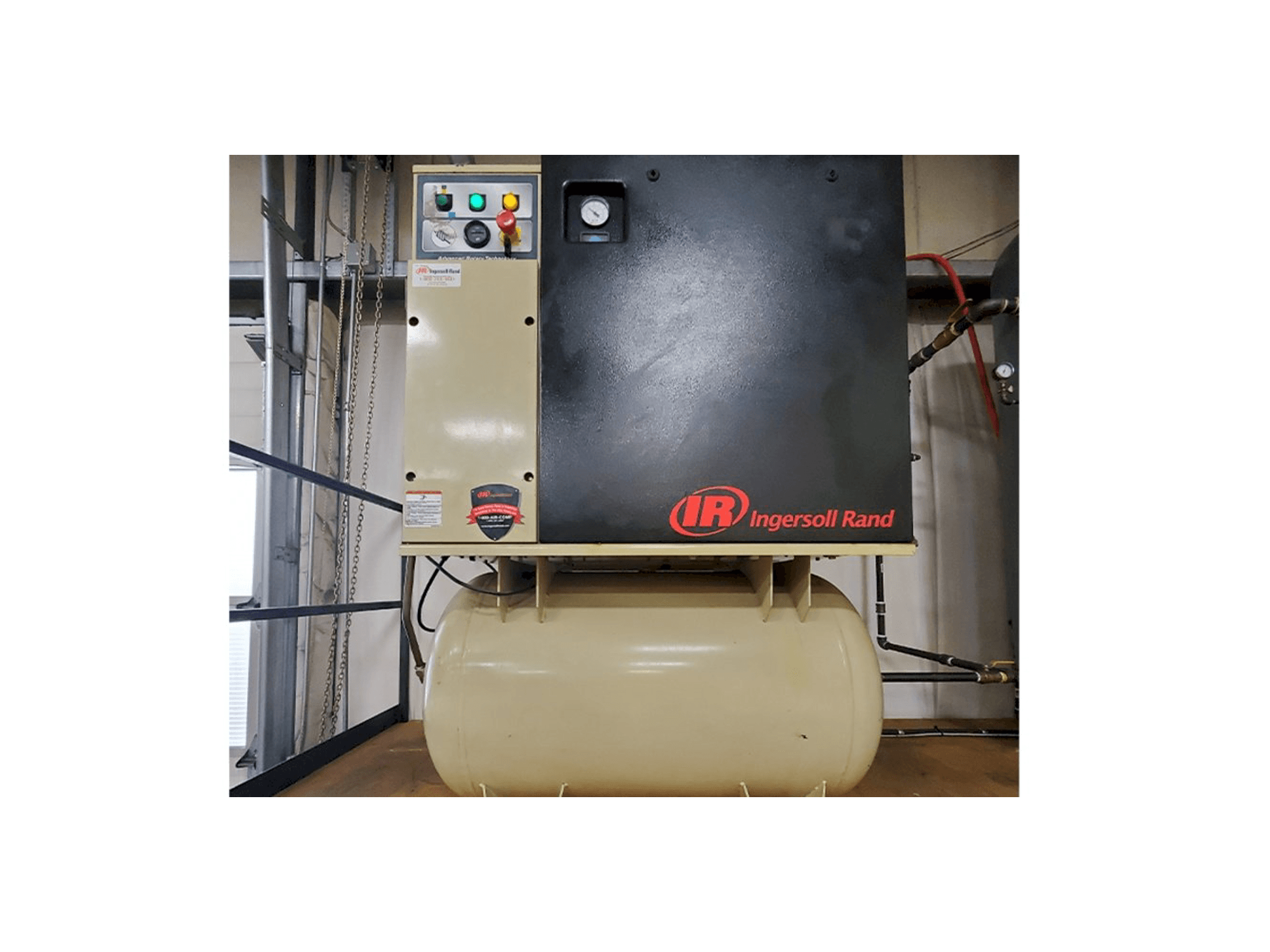 Front view of Ingersoll Rand UP6-15cTAS-125 machine