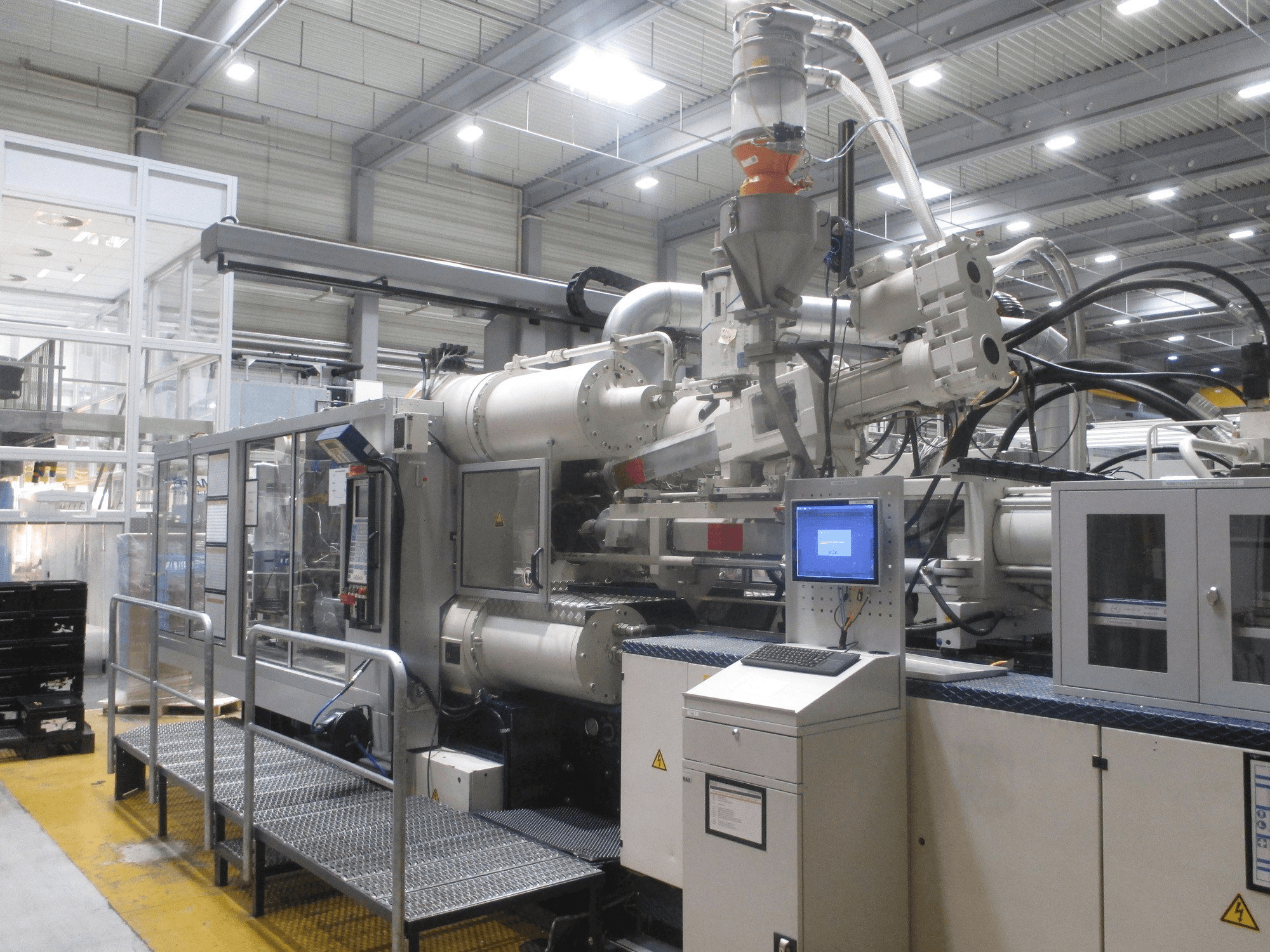 Front view of Krauss Maffei 575-1900-520-C2 machine