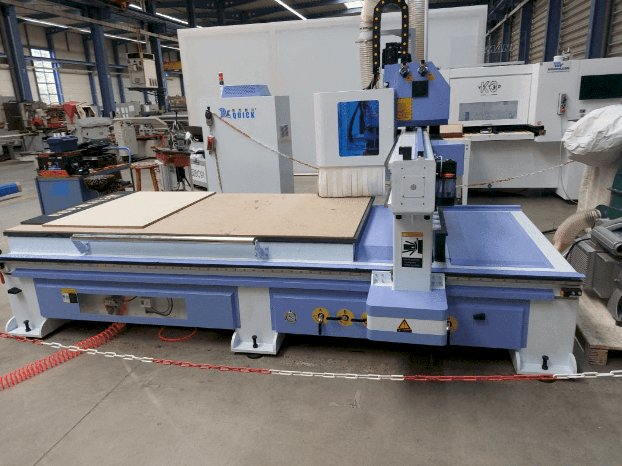 Front view of QUICK CNC UE-481 machine