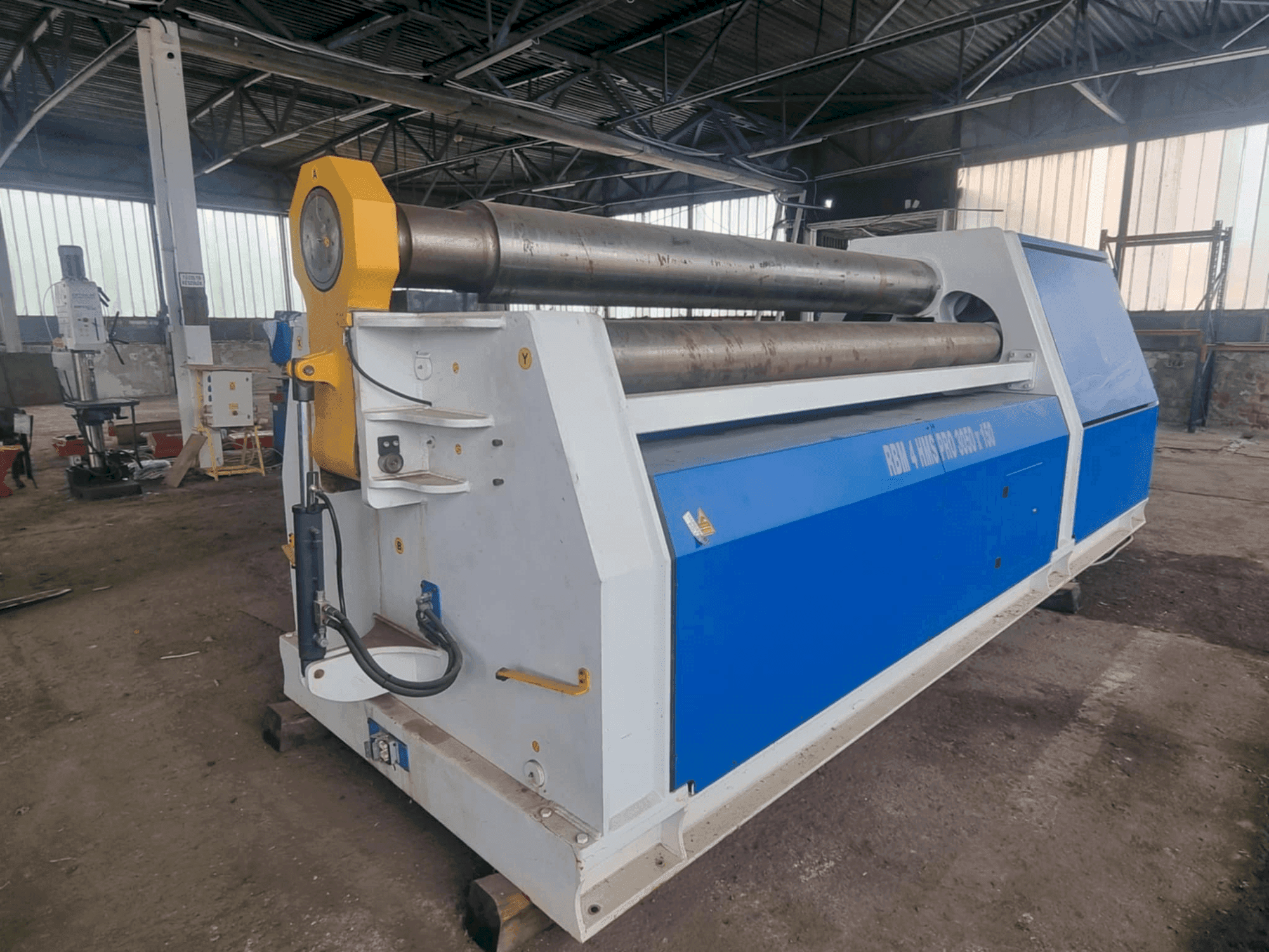 Front view of Metallkraft RBM 4 HMS Pro 3050-150 machine