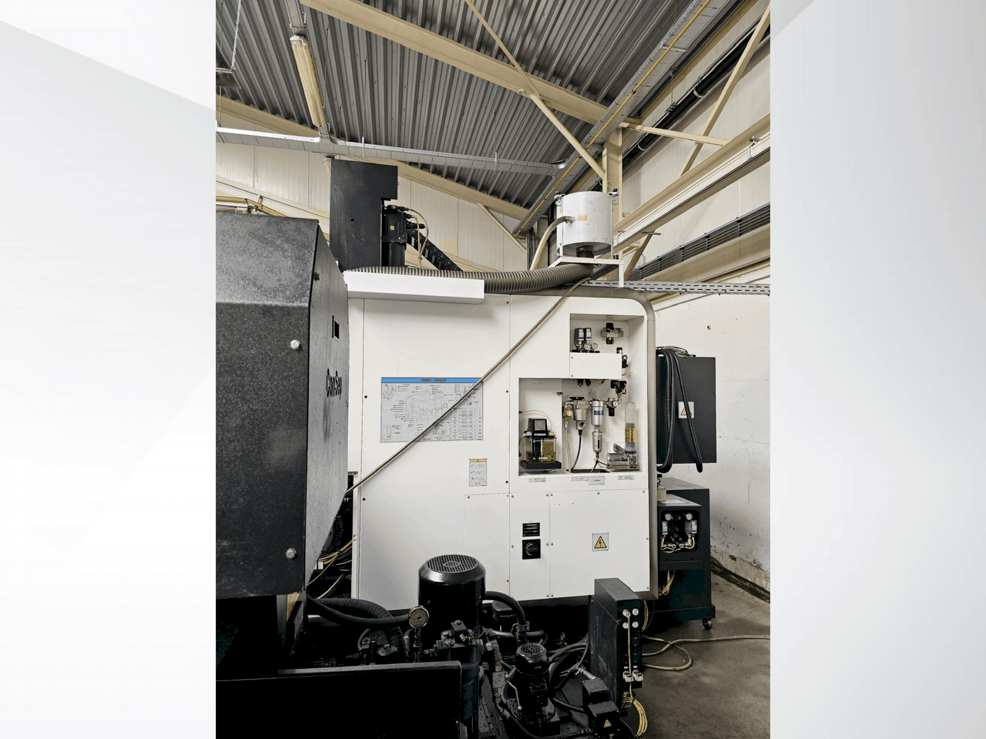 Front view of Mazak Variaxis i-500 machine