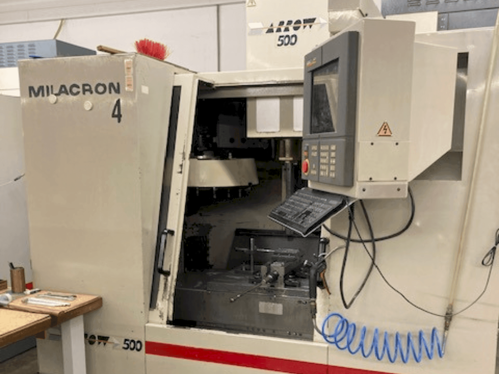 Front view of Cincinnati Milacron Arrow 500 machine
