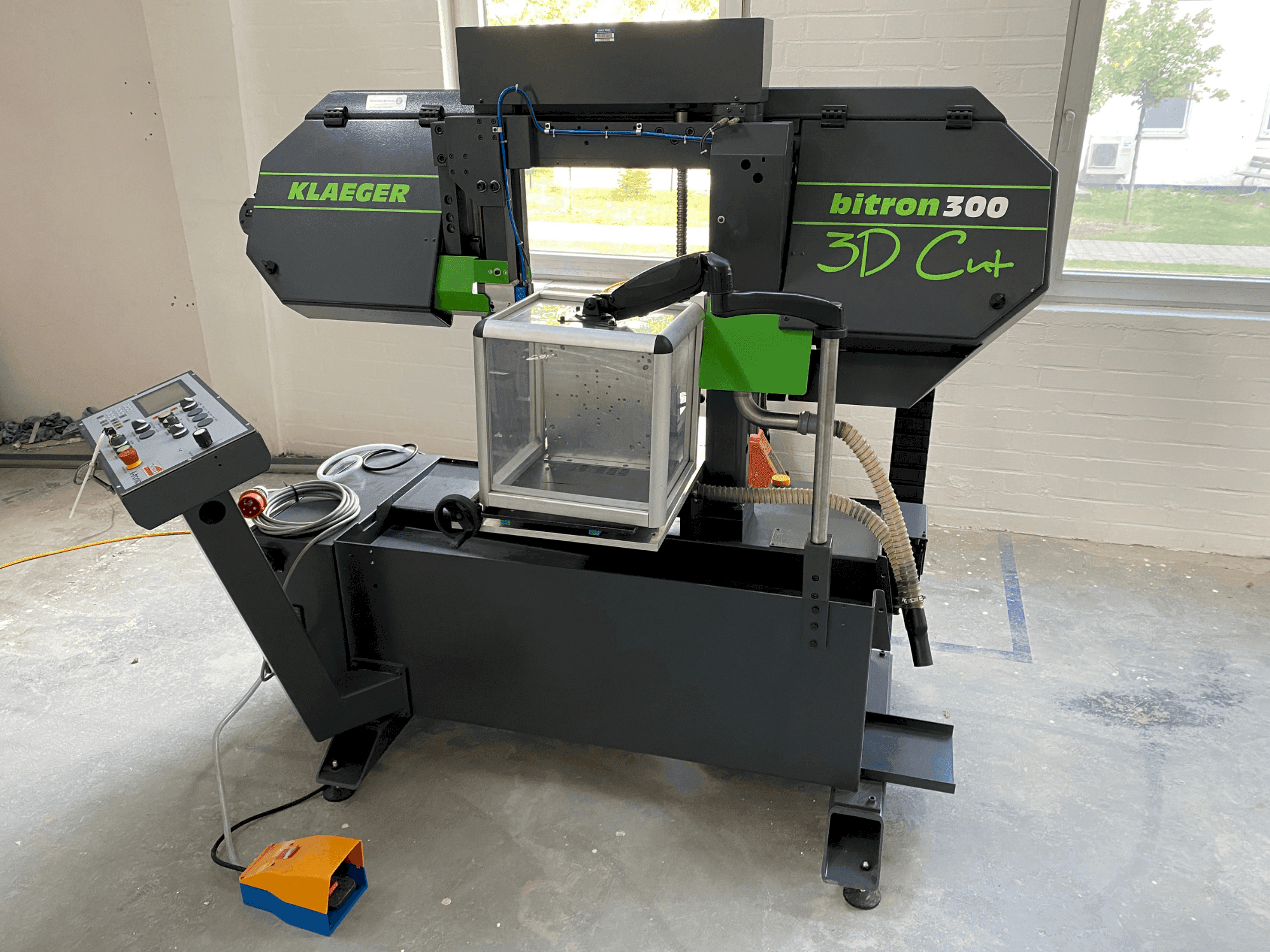 Front view of Klaeger Bitron 300 3D Cut machine