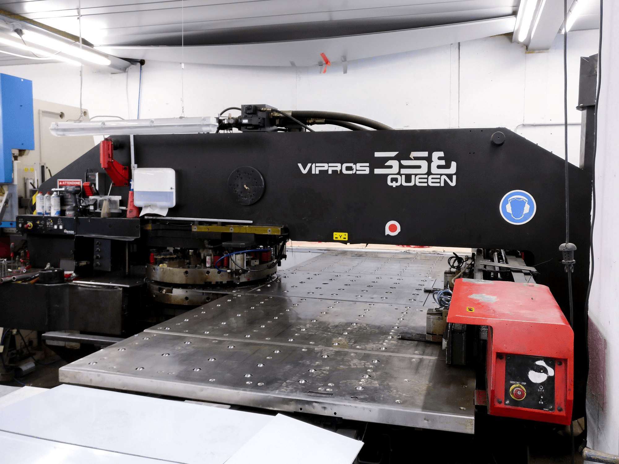Right view of AMADA Vipros 358 QUEEN Machine