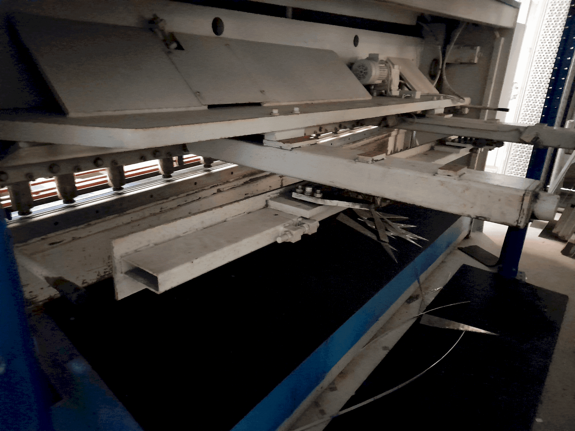 Front view of LVD HST 25/6 machine