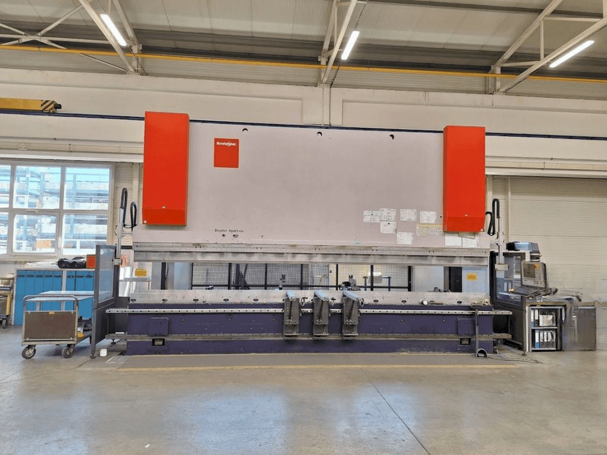Front view of Bystronic BEYELER XPERT 400 x 6200 machine
