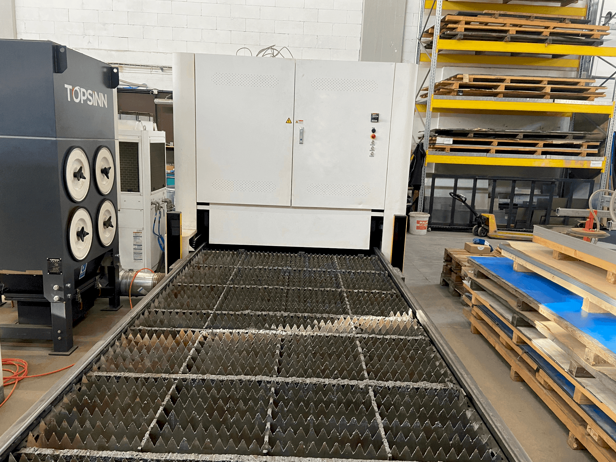 Front view of Bodor C3 machine