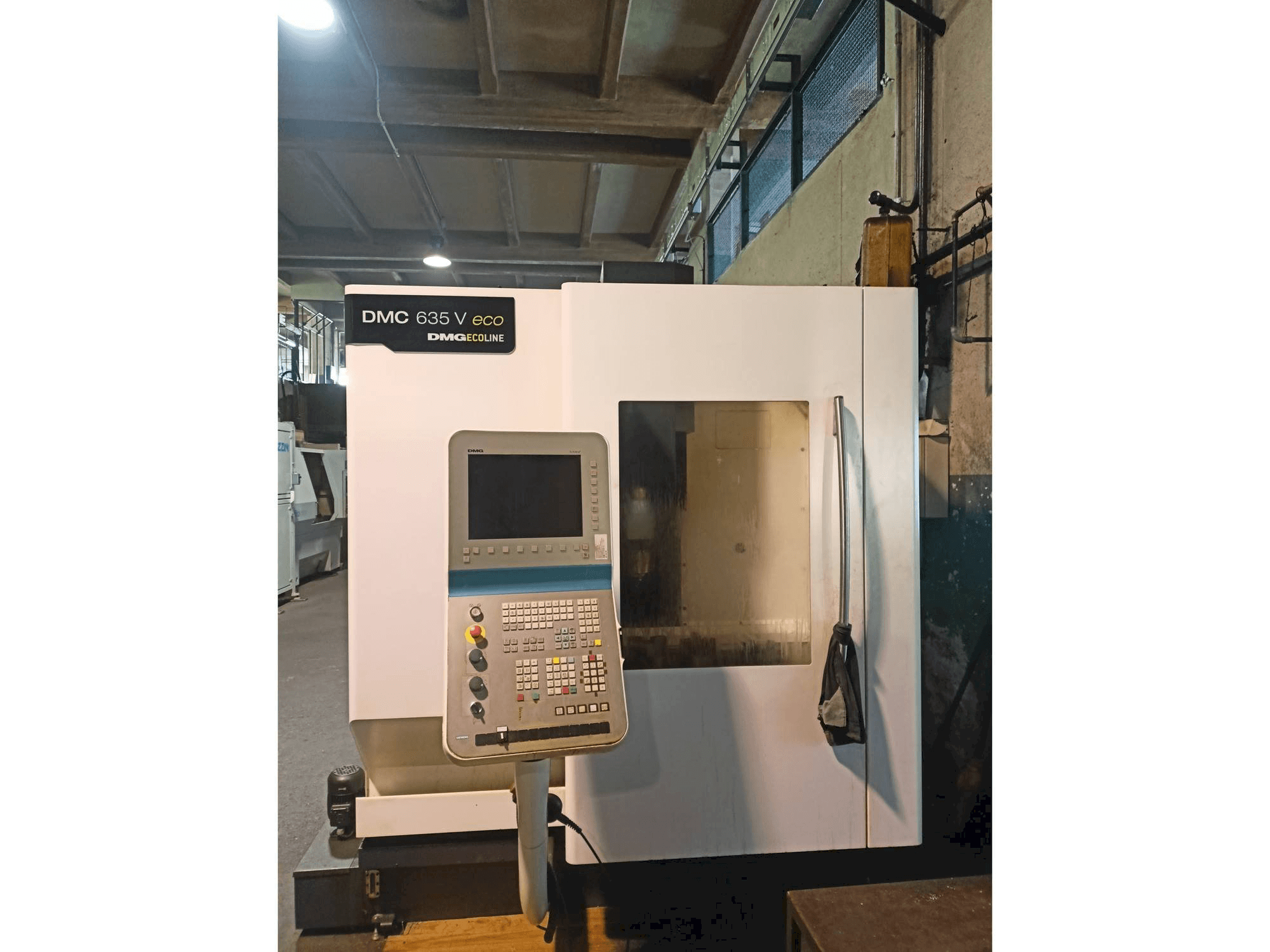 Front view of DMG DMC 635V Ecoline machine