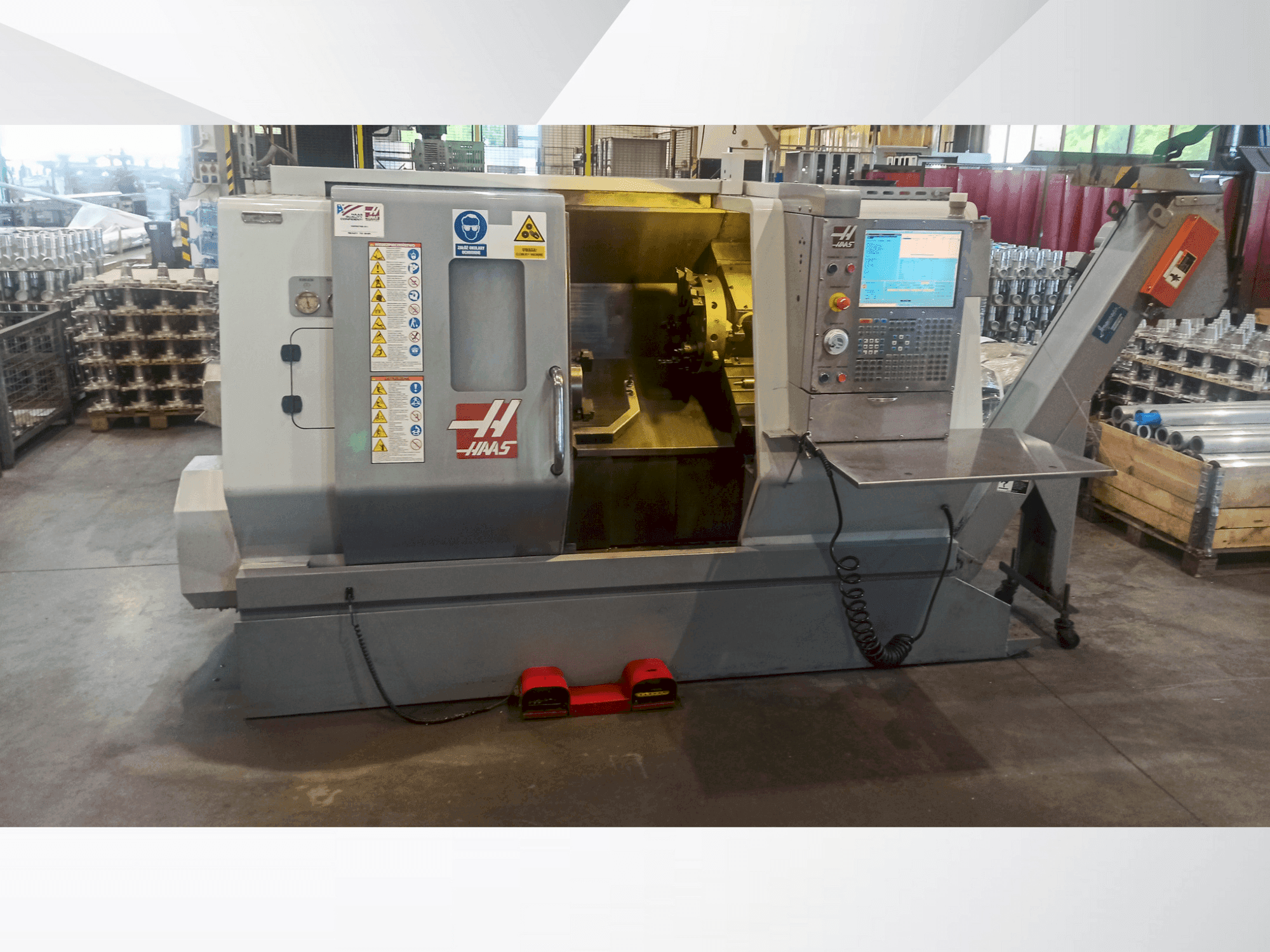 Front view of HAAS SL-20TBHE machine