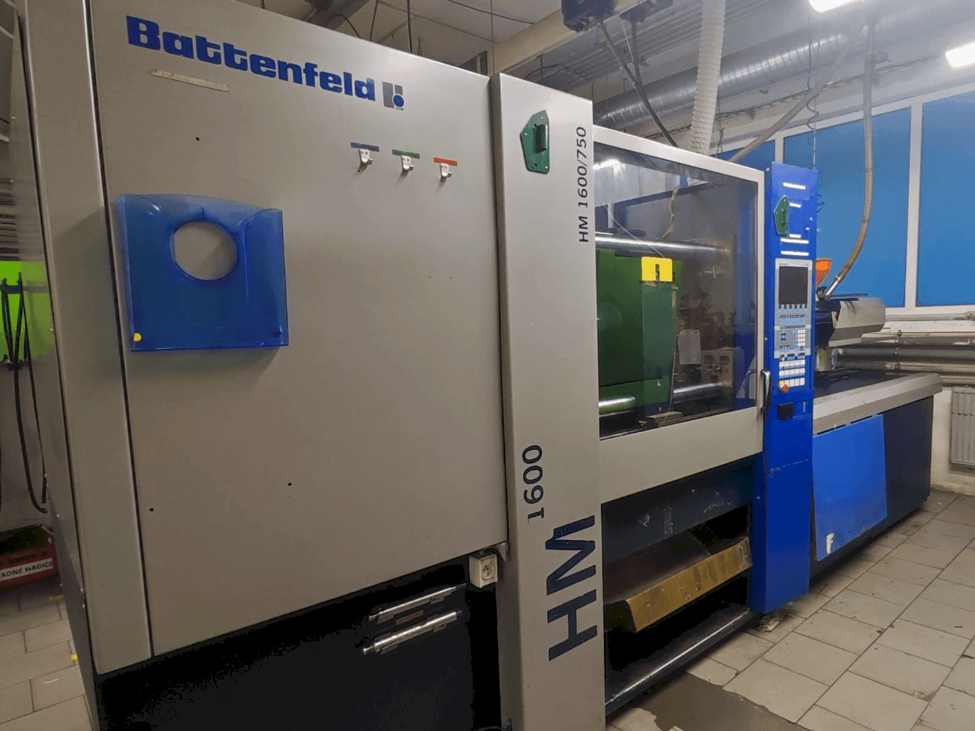 Front view of Battenfeld HM 1600/750 machine