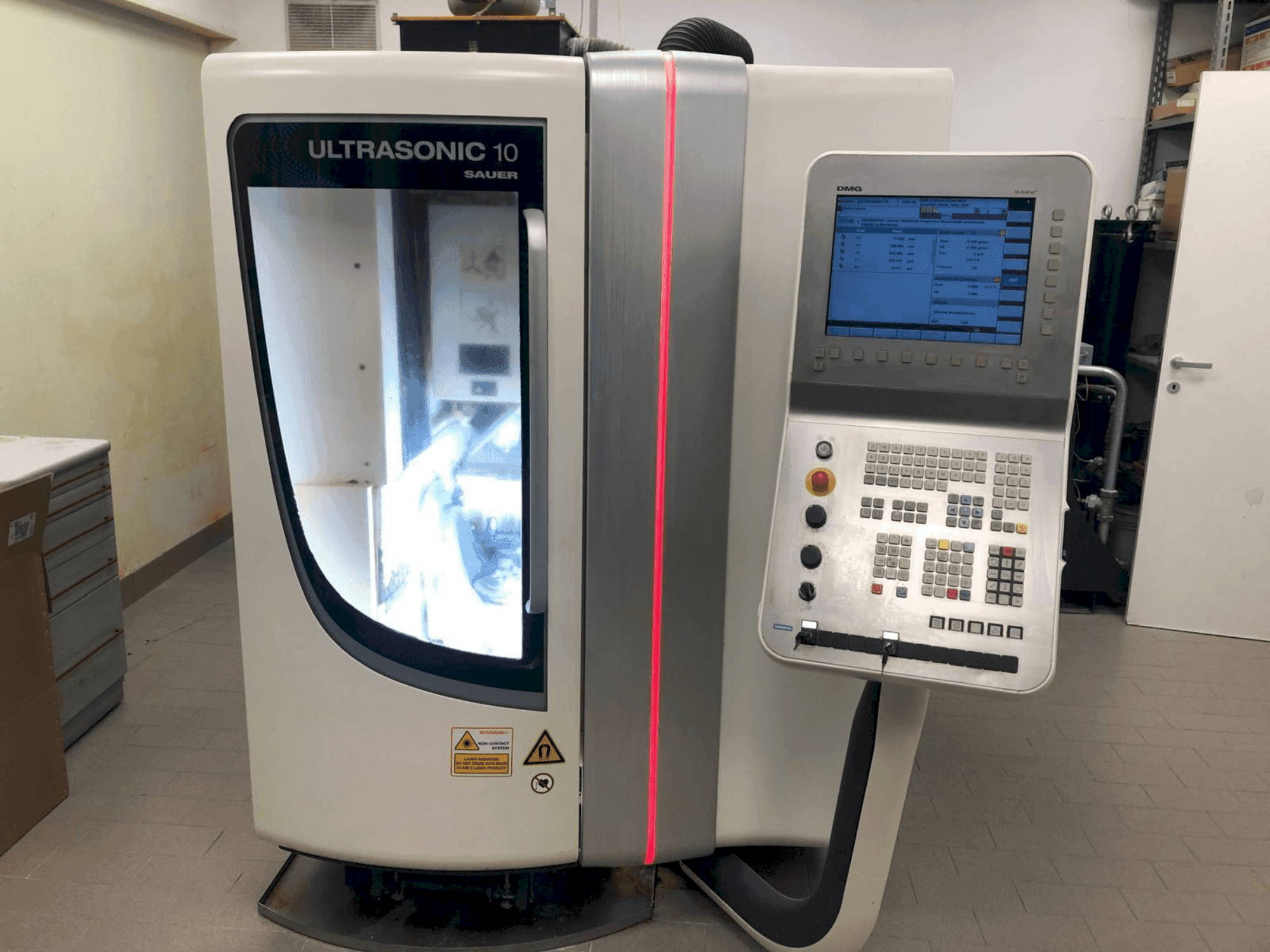 Front view of DMG SAUER ULTRASONIC 10 Sauer machine
