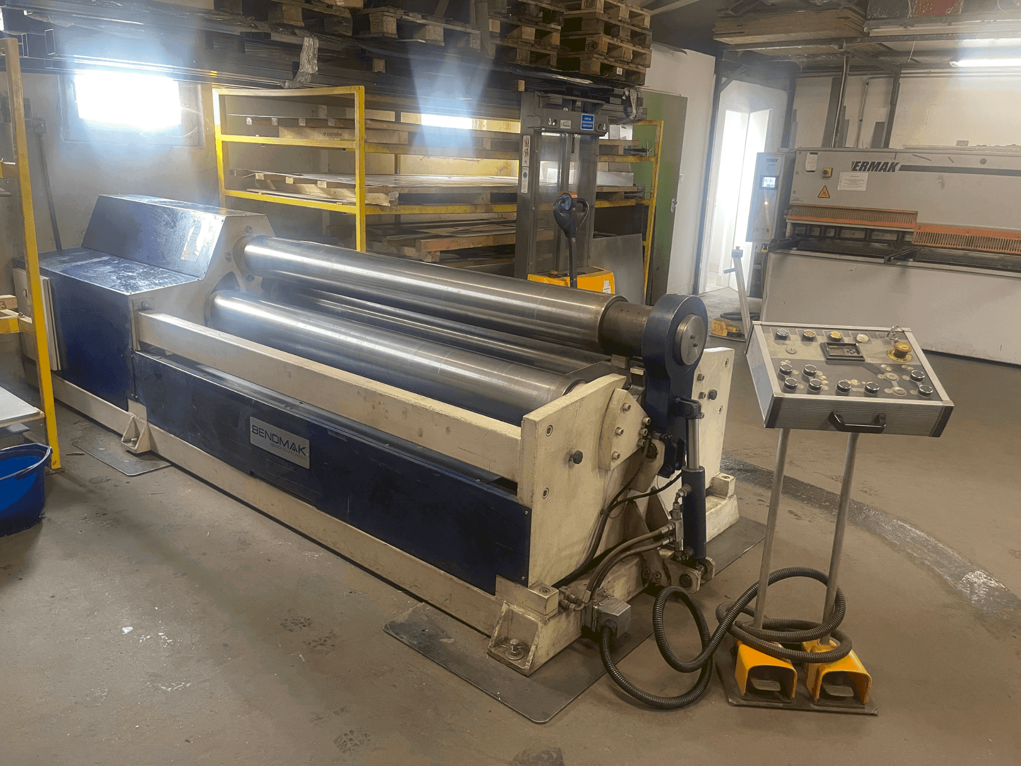 Front view of BENDMAK CY3R-HS 20/08 machine