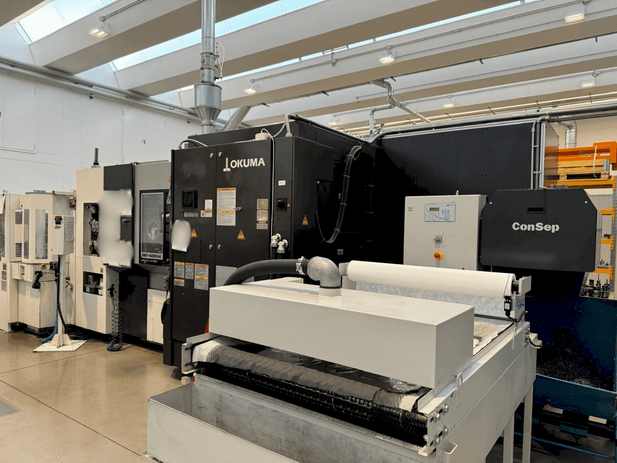 Front view of Okuma MA-400HA machine