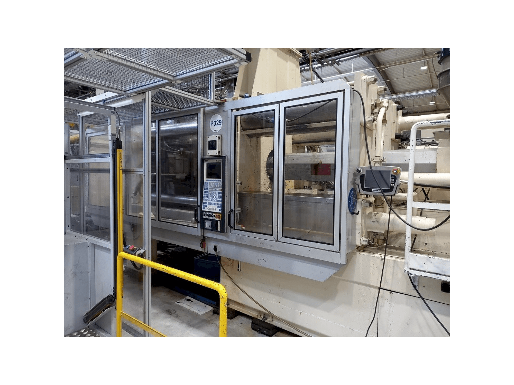 Front view of Krauss Maffei 500 H 3500 C1 machine