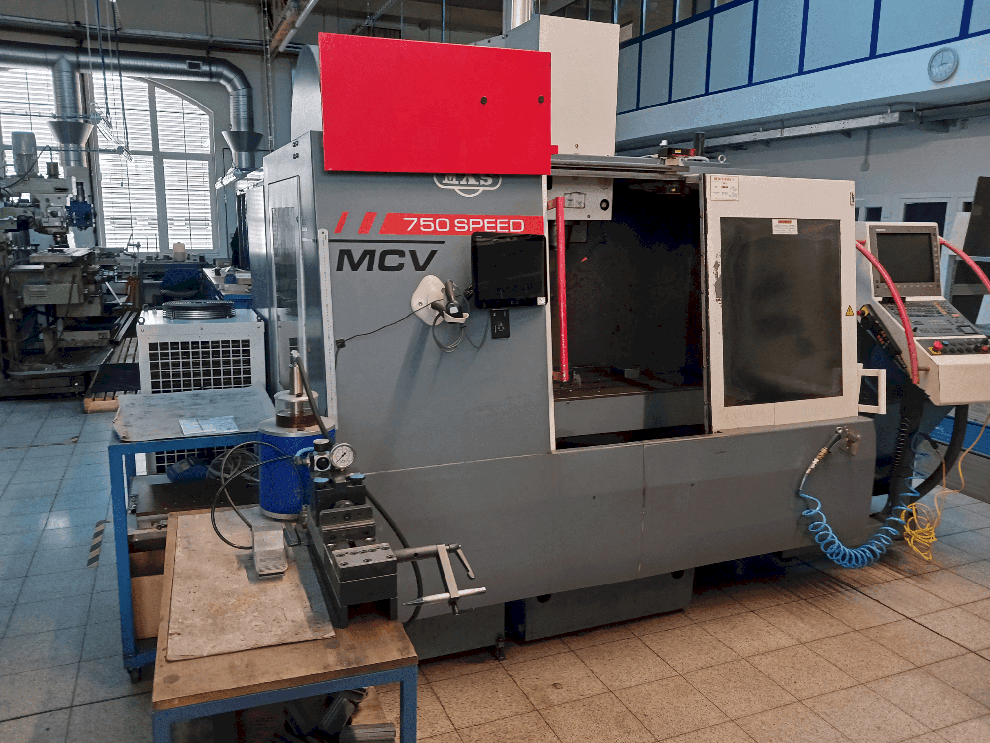 Front view of KOVOSVIT MAS MCV 750 Speed machine