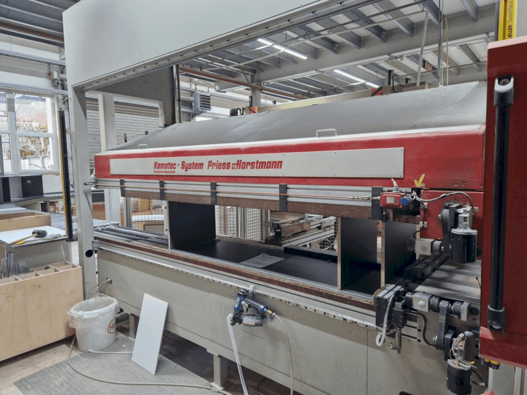 Front view of Priess & Horstmann PBA-52M machine