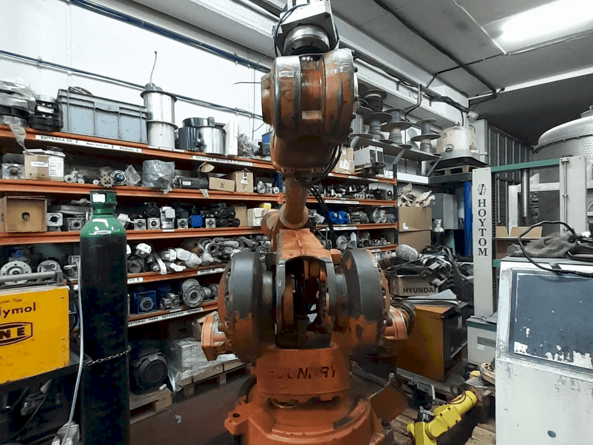 Front view of ABB IRB 4400 (2018) machine