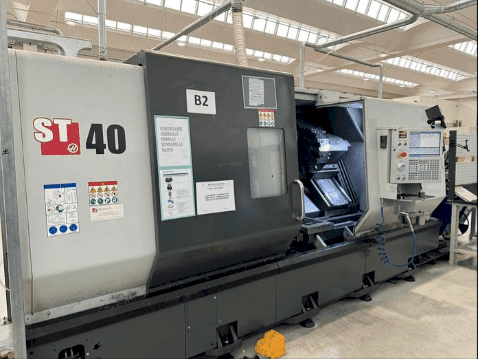 Front view of HAAS ST40 machine
