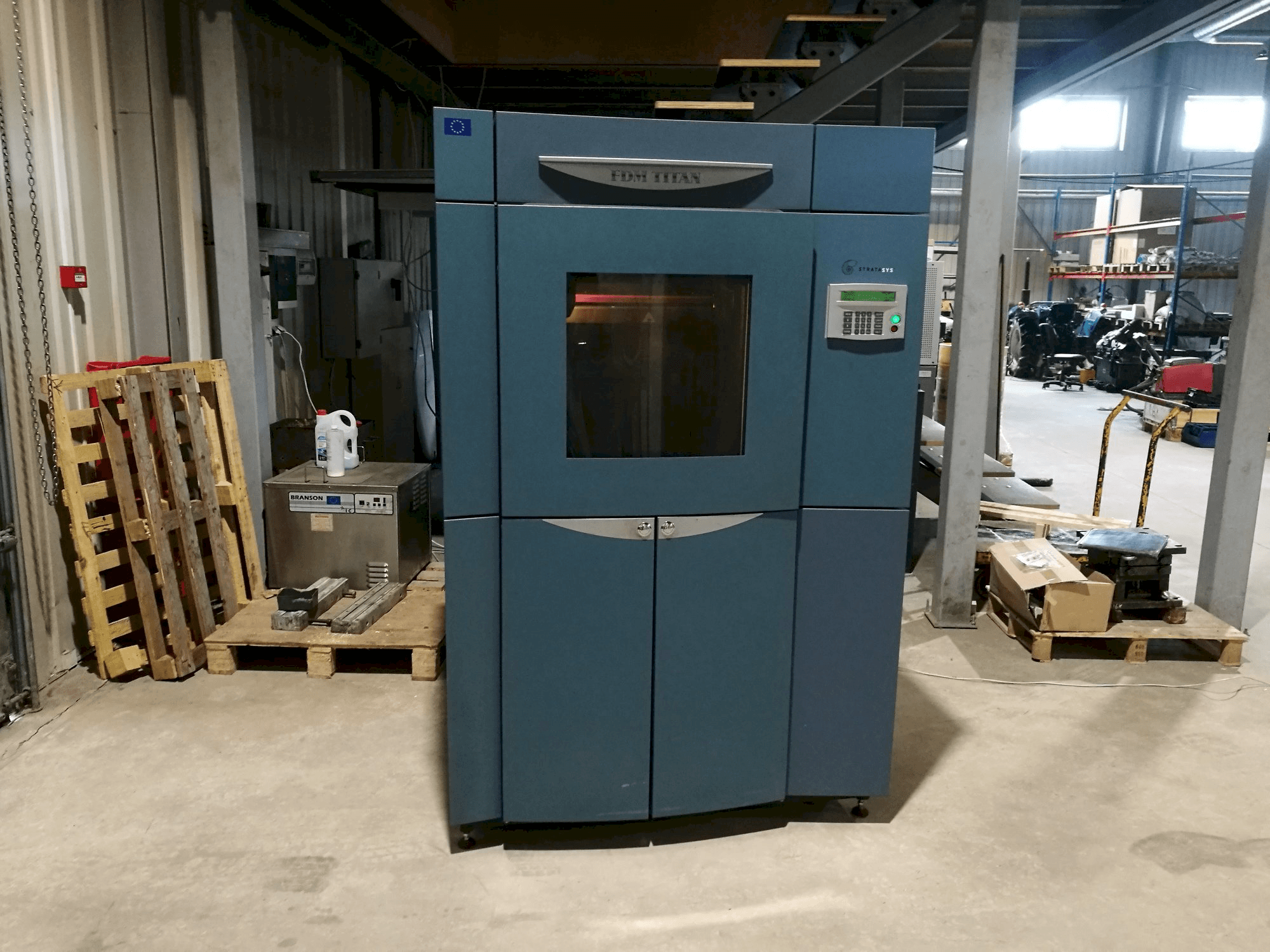 Front view of Stratasys FDM Titan machine